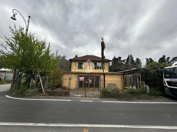 locale commerciale in vendita a Rapallo