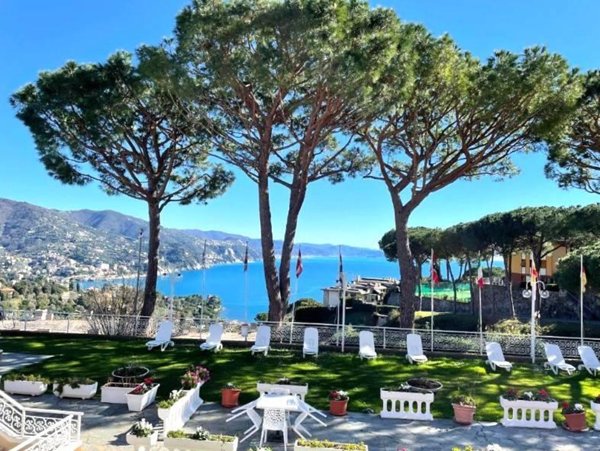 appartamento in vendita a Rapallo in zona San Michele di Pagana