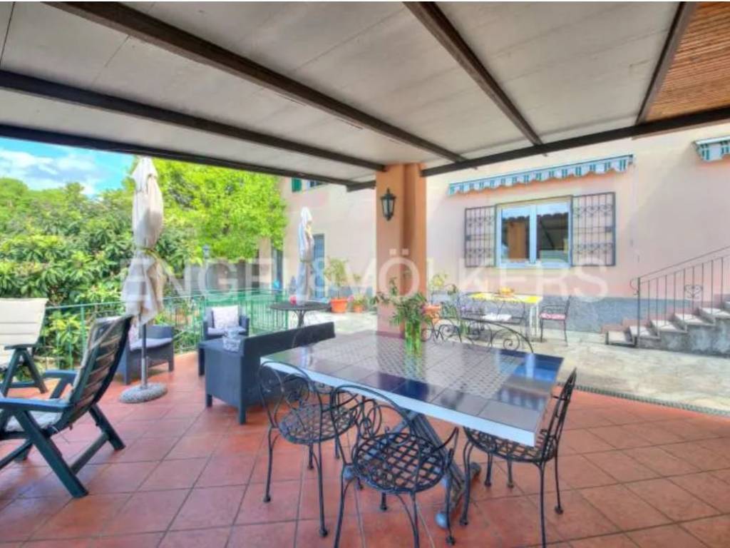 casa indipendente in vendita a Rapallo in zona Sant'Andrea di Foggia