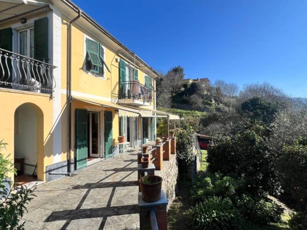 casa indipendente in vendita a Rapallo in zona Sant'Andrea di Foggia