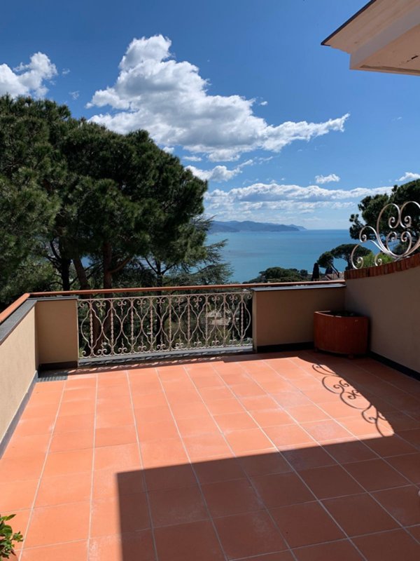 appartamento in vendita a Rapallo in zona San Michele di Pagana