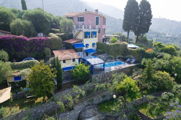 casa indipendente in vendita a Rapallo