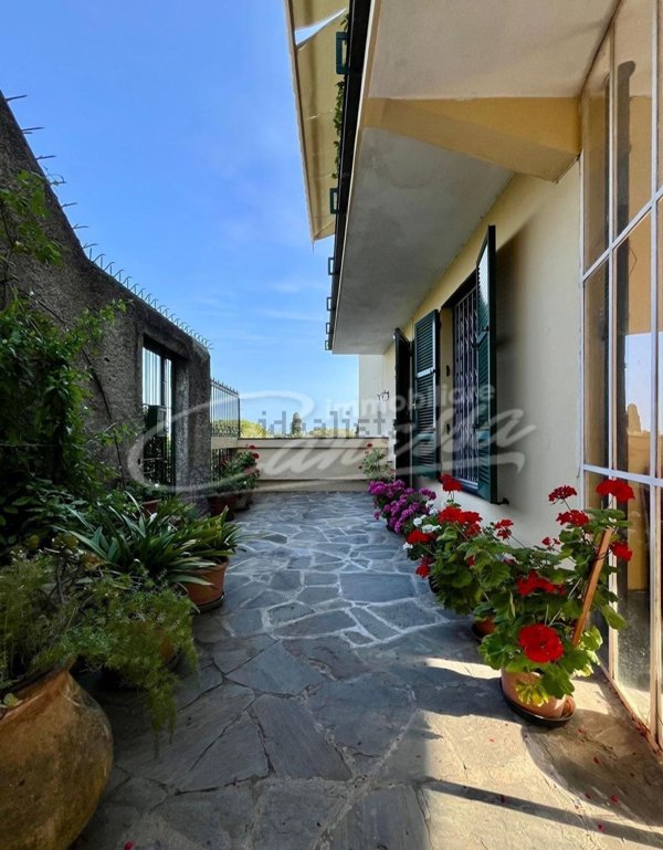 appartamento in vendita a Rapallo in zona San Michele di Pagana