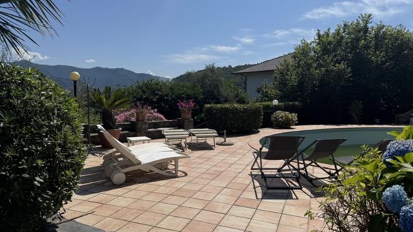 casa indipendente in vendita a Rapallo in zona San Massimo