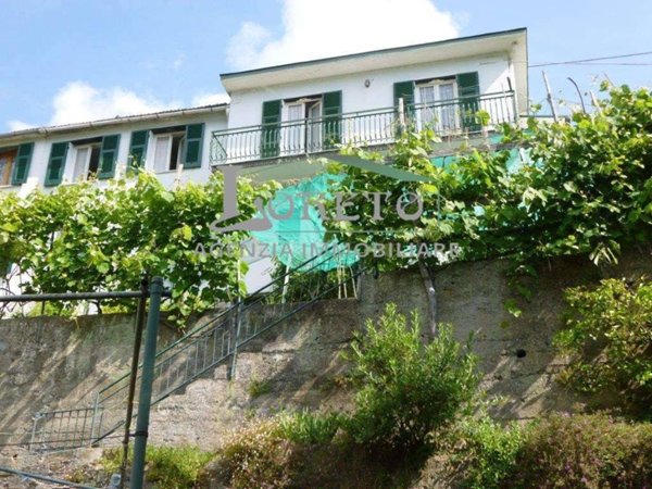 casa indipendente in vendita a Rapallo in zona Sant'Andrea di Foggia
