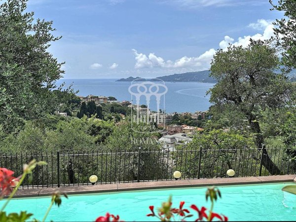 casa indipendente in vendita a Rapallo