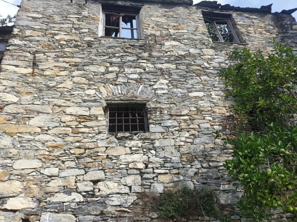 casale in vendita a Rapallo