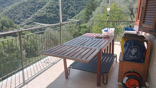 casa indipendente in vendita a Rapallo in zona Montallegro