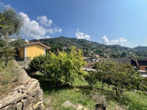 casa indipendente in vendita a Rapallo in zona Sant'Andrea di Foggia