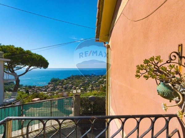 appartamento in vendita a Rapallo in zona San Michele di Pagana