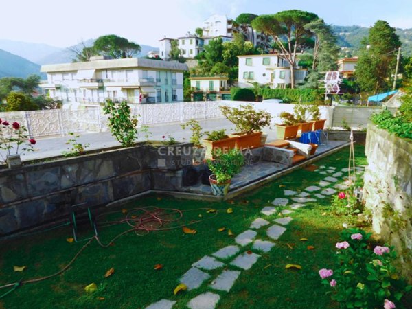 casa indipendente in vendita a Rapallo