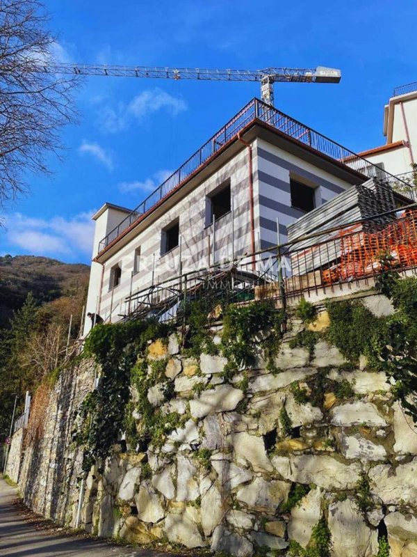 appartamento in vendita a Rapallo in zona Montallegro