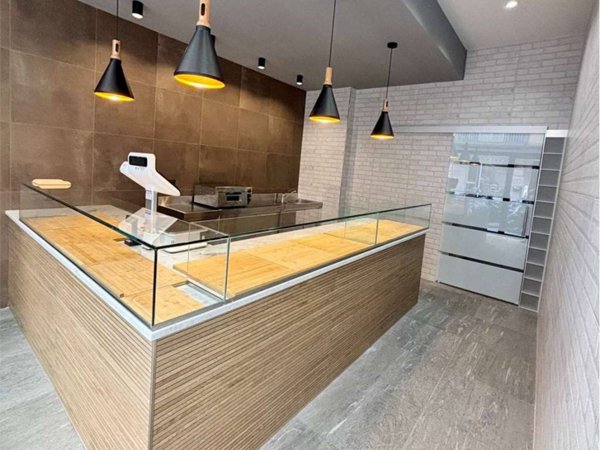 locale di sgombero in vendita a Rapallo