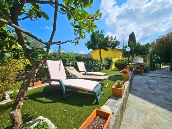 casa indipendente in vendita a Rapallo in zona San Massimo