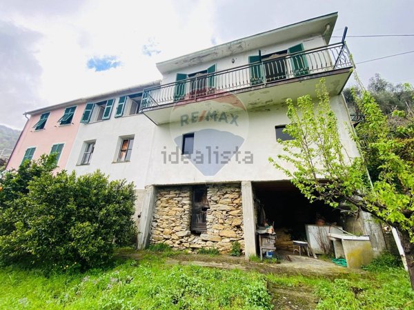 casa indipendente in vendita a Rapallo in zona Sant'Andrea di Foggia