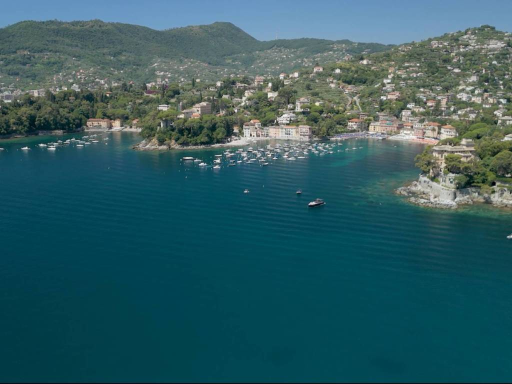 intera palazzina in vendita a Rapallo in zona San Michele di Pagana