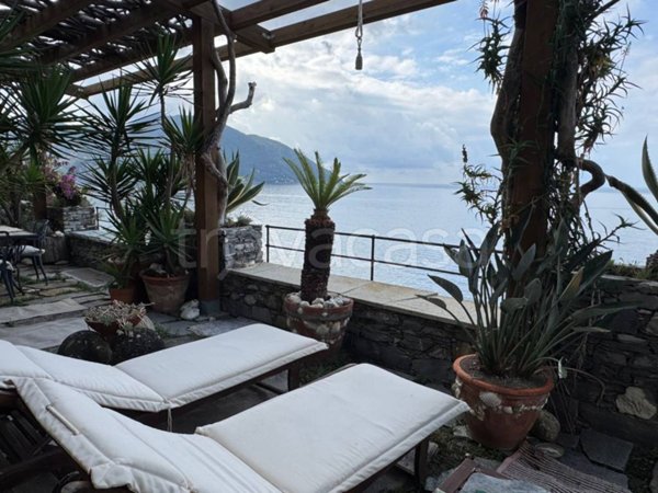 casa indipendente in vendita a Rapallo
