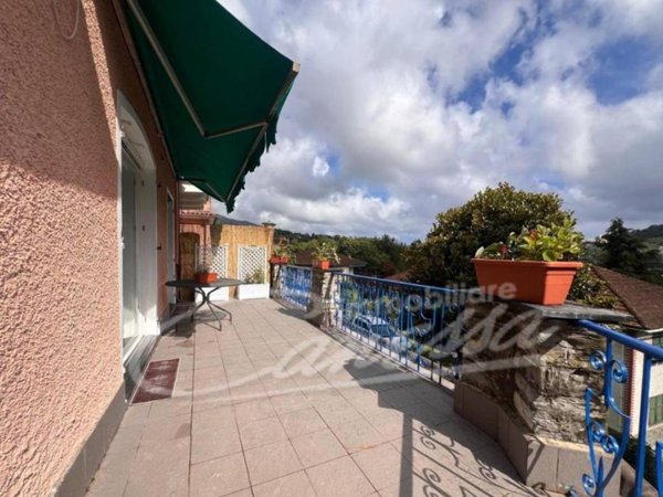 casa indipendente in vendita a Rapallo