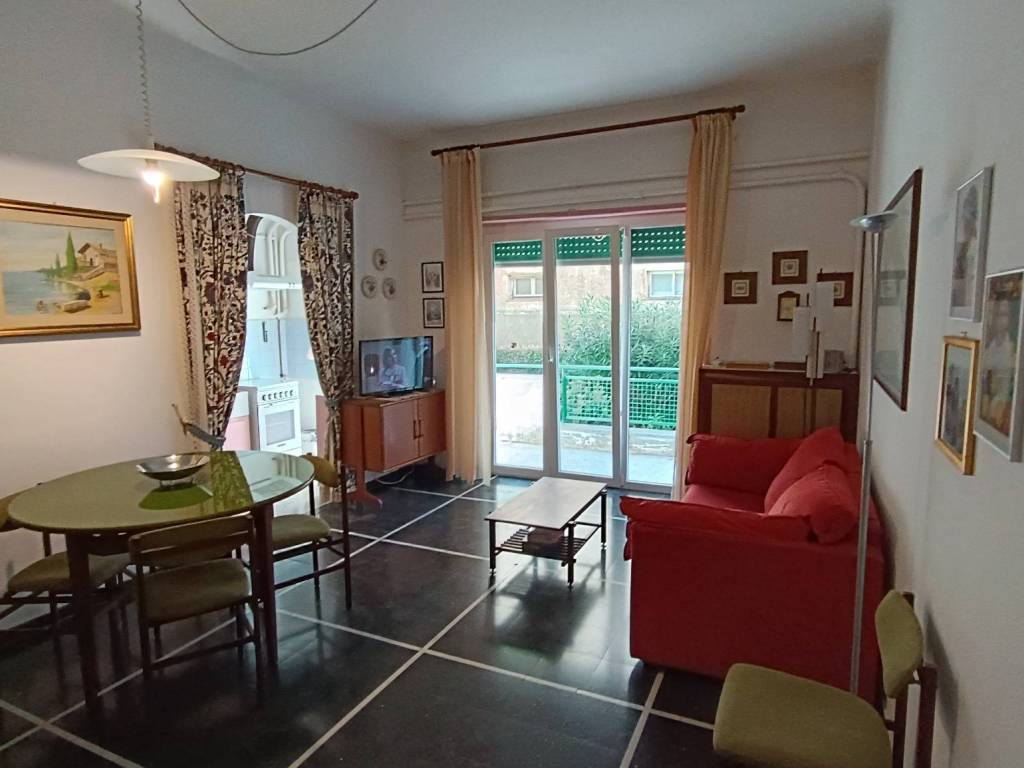 appartamento in vendita a Rapallo in zona San Michele di Pagana