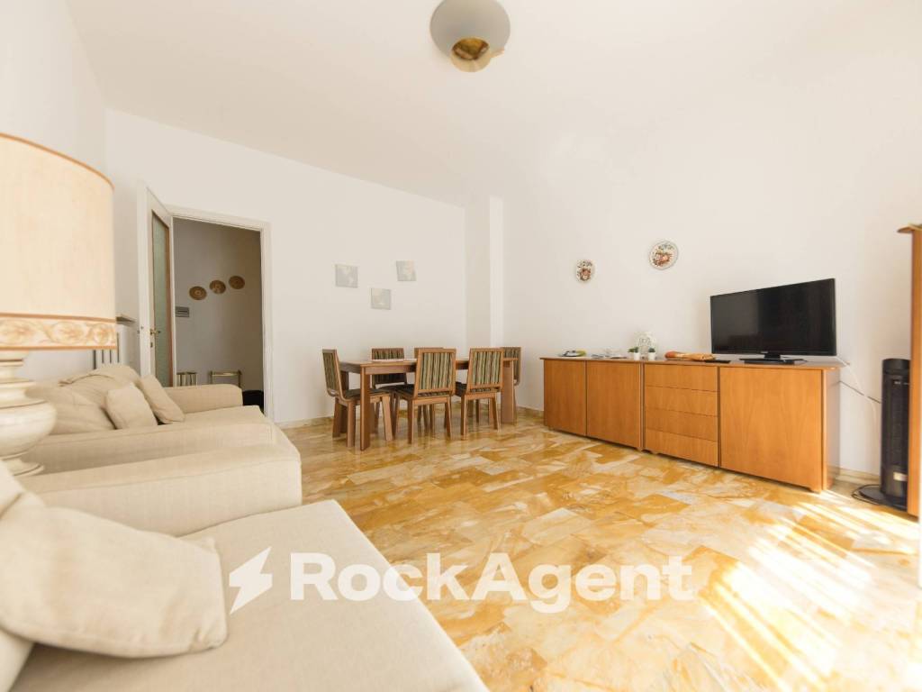 appartamento in vendita a Rapallo in zona Montallegro