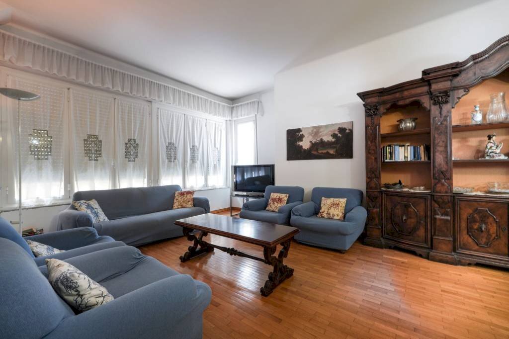 appartamento in vendita a Rapallo in zona Montallegro