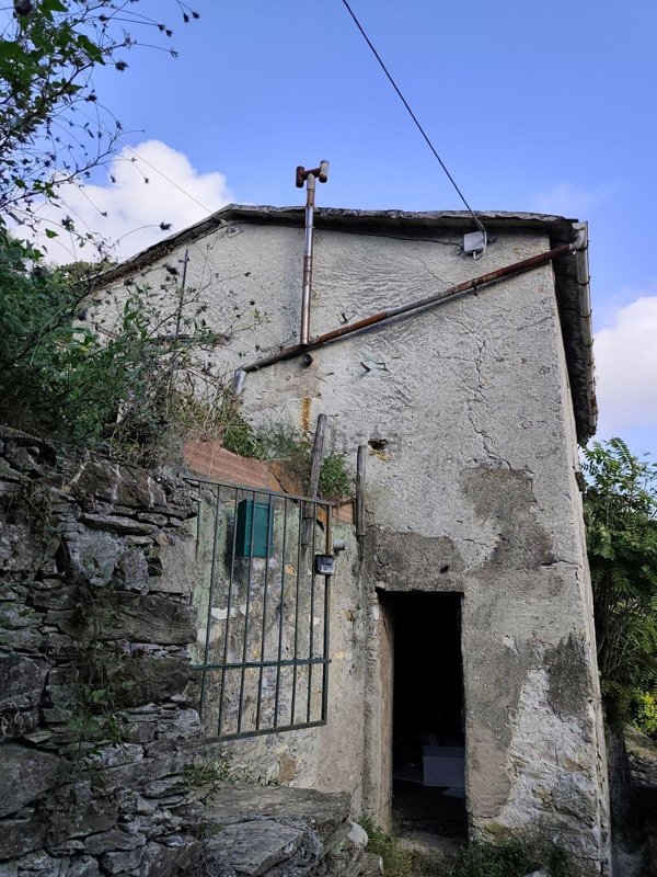 casale in vendita a Rapallo