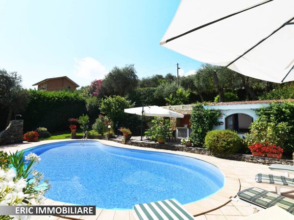 casa indipendente in vendita a Rapallo in zona San Massimo