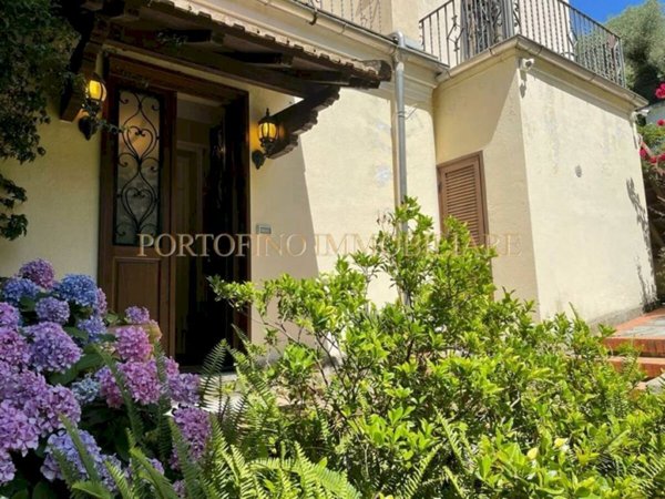 casa indipendente in vendita a Rapallo