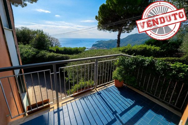 appartamento in vendita a Rapallo in zona San Michele di Pagana