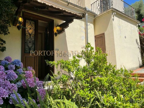casa indipendente in vendita a Rapallo