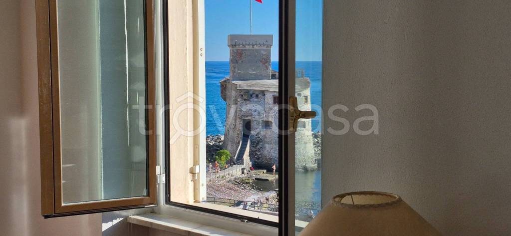 appartamento in vendita a Rapallo in zona Montallegro