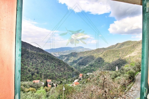 casa indipendente in vendita a Rapallo in zona San Maurizio di Monti