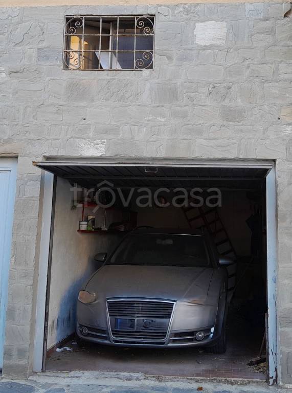 locale di sgombero in vendita a Rapallo