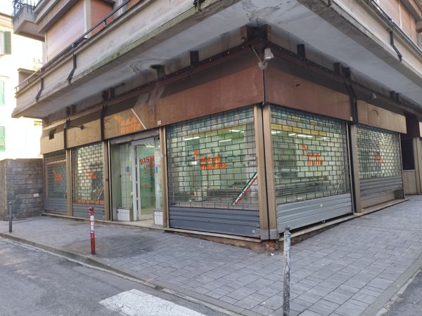 locale commerciale in vendita a Rapallo