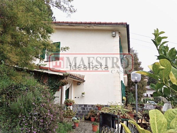 casa indipendente in vendita a Rapallo