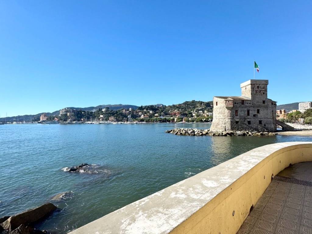 negozio in vendita a Rapallo