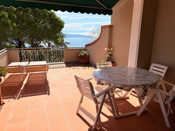 appartamento in vendita a Rapallo in zona San Michele di Pagana