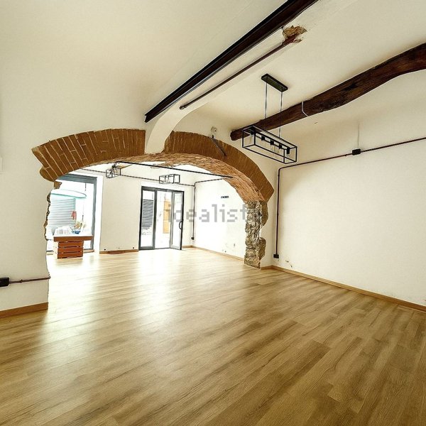 locale commerciale in vendita a Rapallo