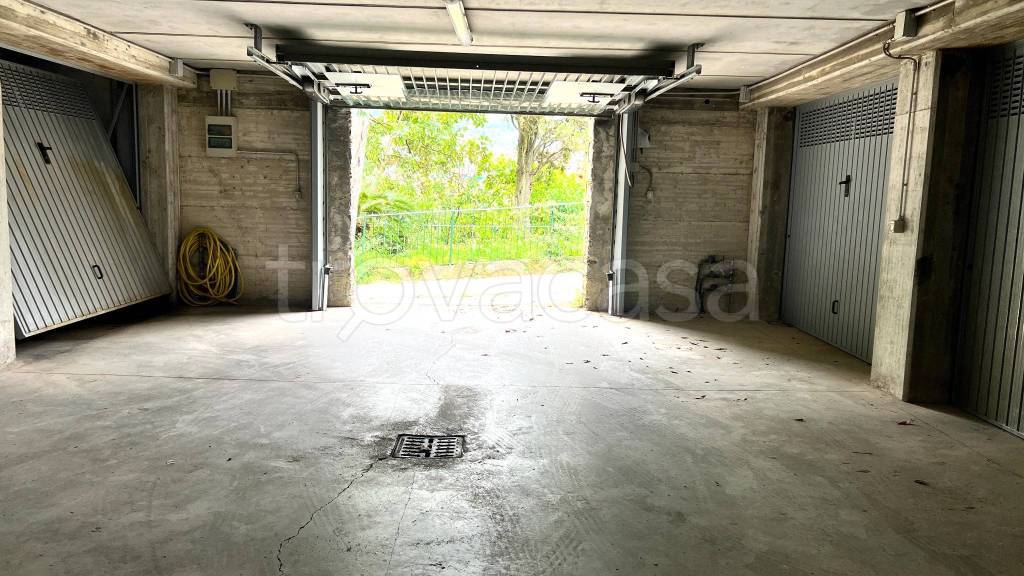 locale di sgombero in vendita a Rapallo