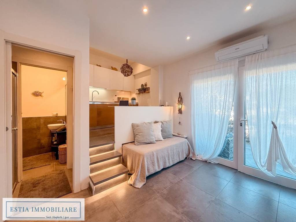 appartamento in vendita a Rapallo in zona San Michele di Pagana