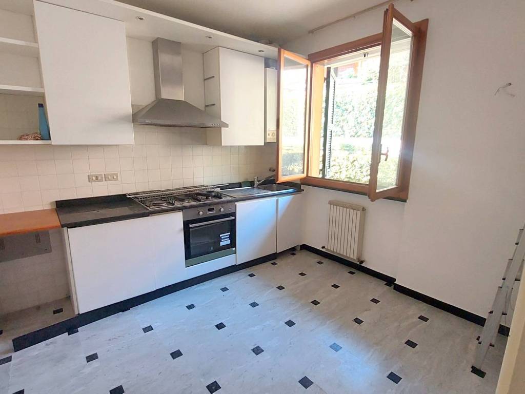 appartamento in vendita a Rapallo in zona Sant'Andrea di Foggia