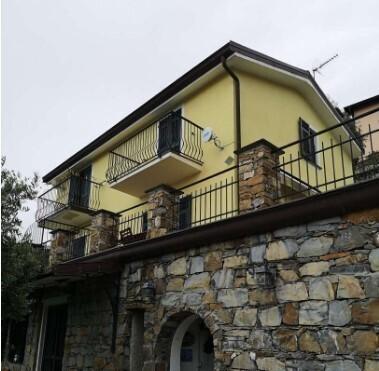 casa indipendente in vendita a Rapallo