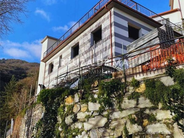 appartamento in vendita a Rapallo in zona Montallegro