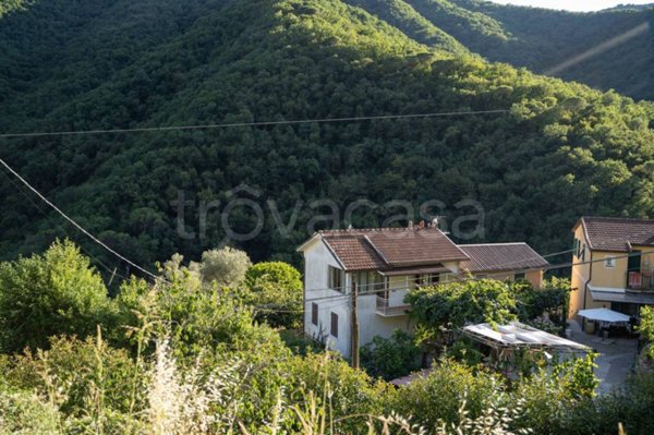 casa indipendente in vendita a Rapallo in zona Sant'Andrea di Foggia