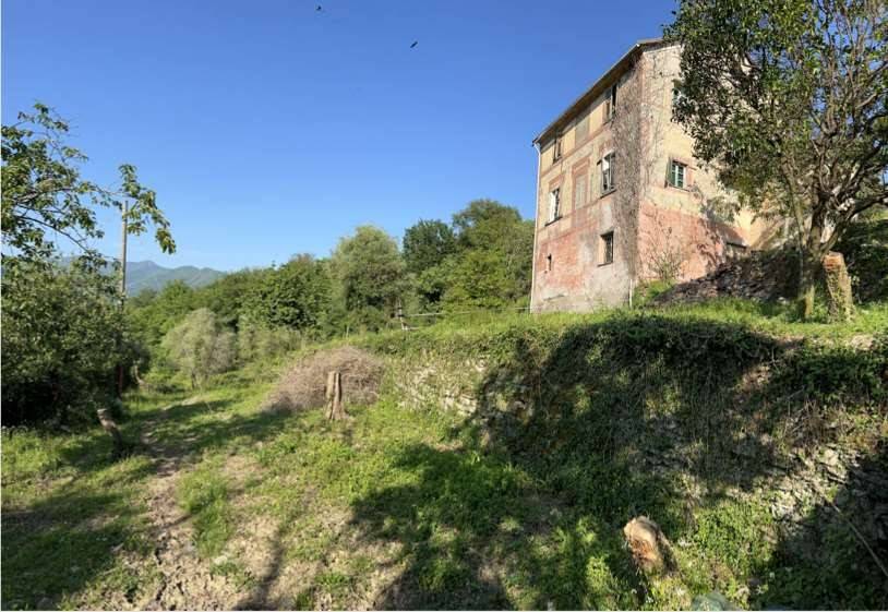 casa indipendente in vendita a Rapallo in zona San Massimo