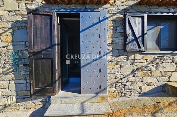 casa indipendente in vendita a Rapallo in zona Montallegro