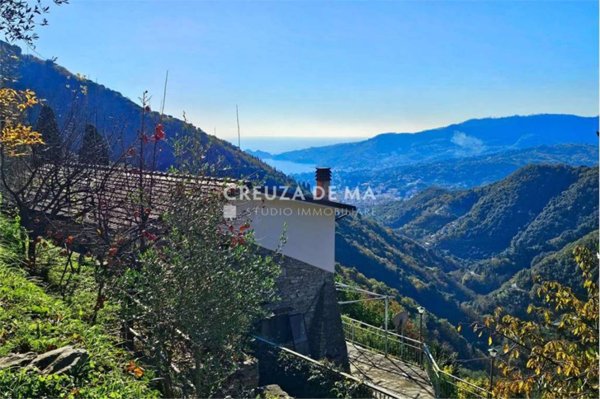 casa indipendente in vendita a Rapallo in zona Montallegro