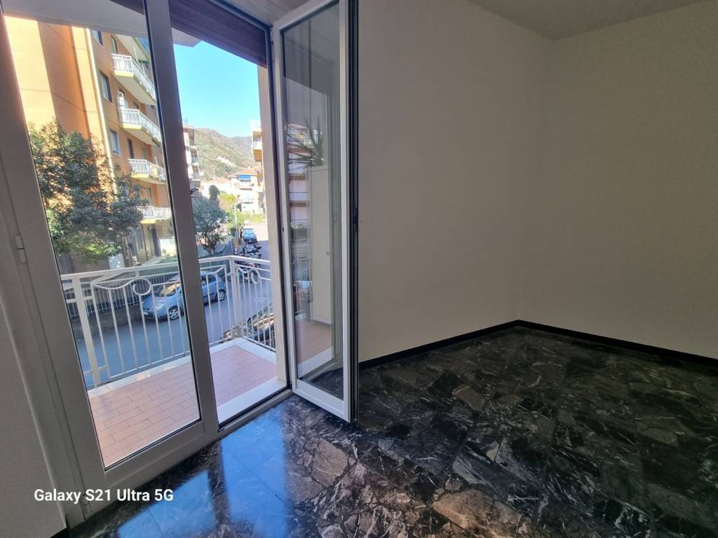 appartamento in vendita a Rapallo in zona Montallegro