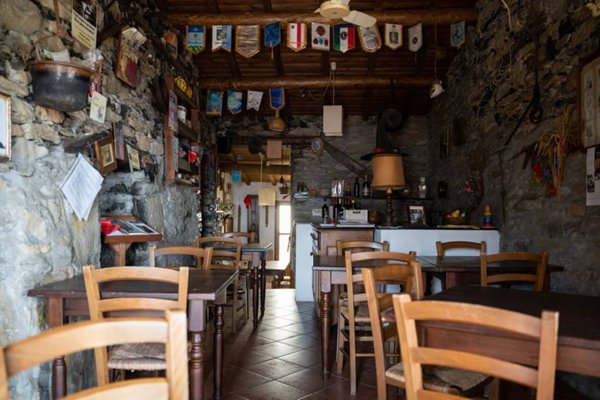 negozio in vendita a Rapallo in zona Montallegro