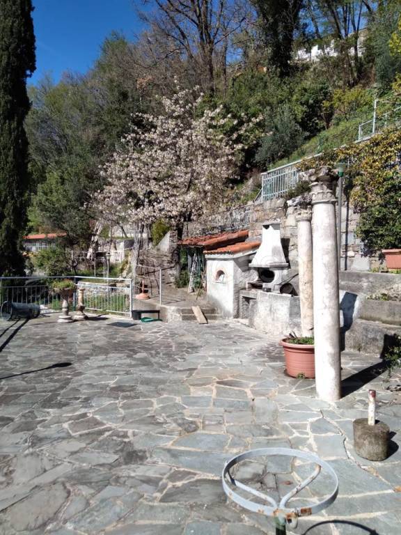 casa indipendente in vendita a Rapallo in zona Montallegro